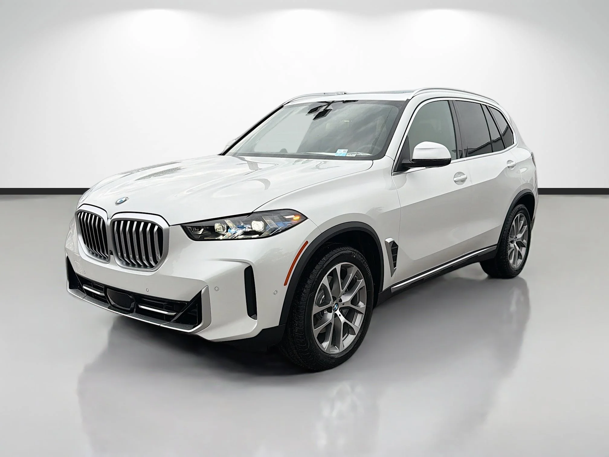 New 2026 Mineral White Metallic BMW xDrive40i image 7