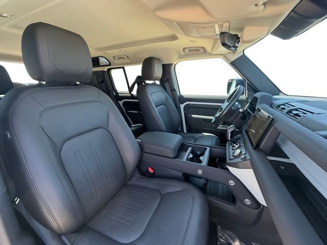 Used 2022 White Land Rover S image 16