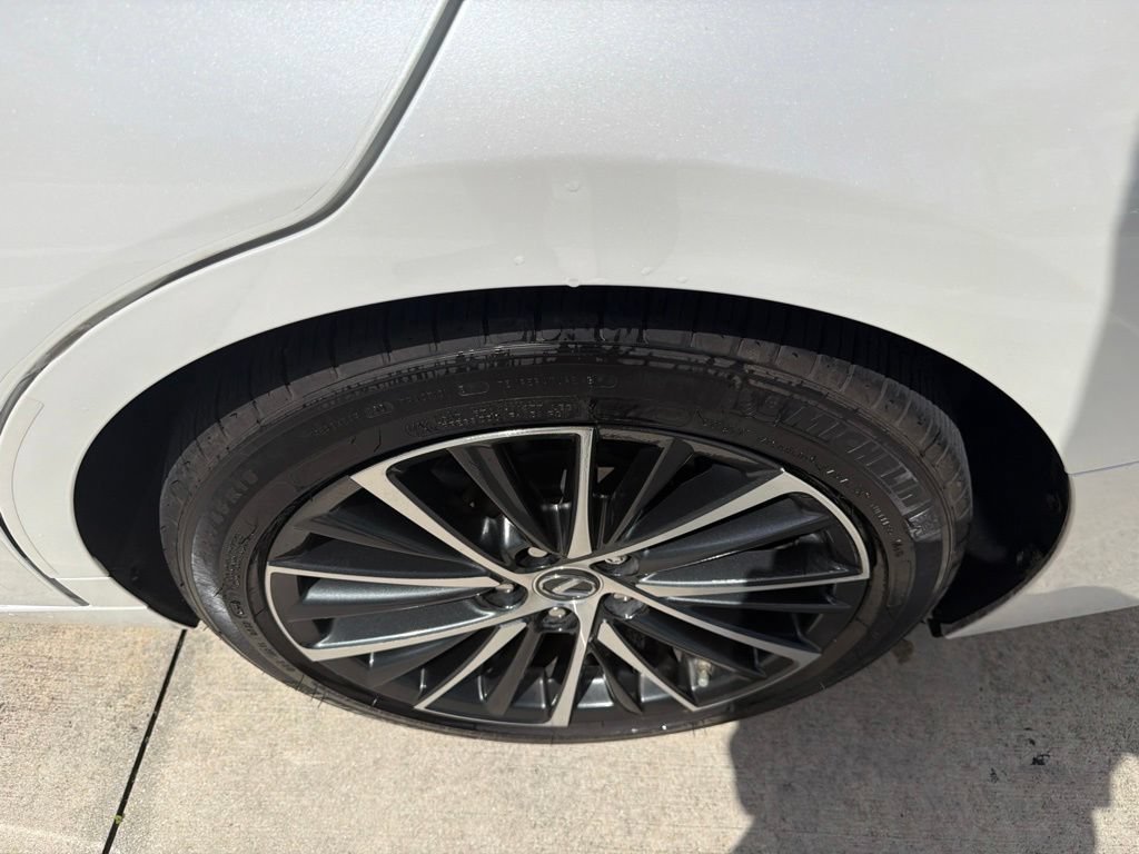 Used 2025 White Lexus ES 350 image 7
