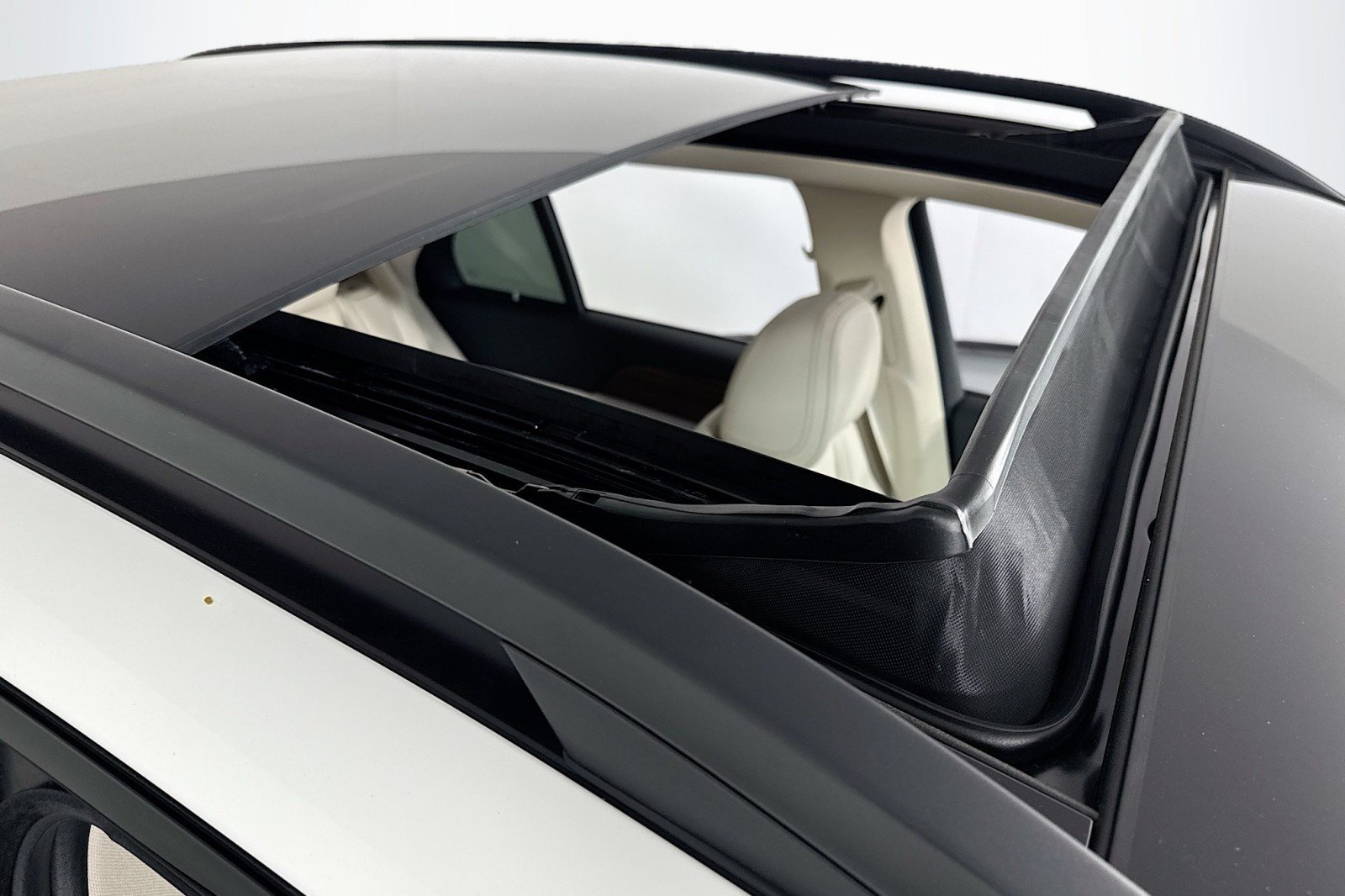 New 2026 Polar White Mercedes-Benz GLE 450 4MATIC® SUV image 21
