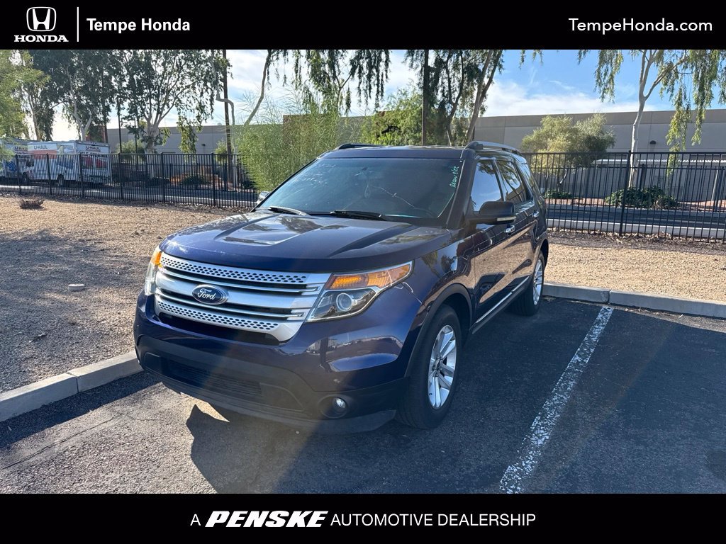 Used 2011 Kona Blue Metallic Ford XLT image 1