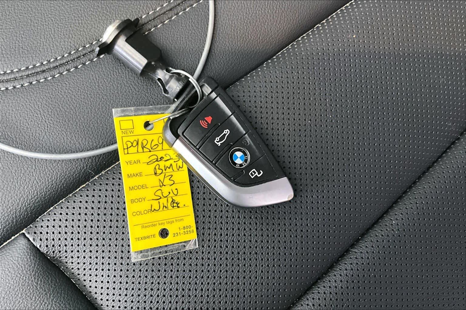 Used 2023 Alpine White BMW sDrive30i image 14
