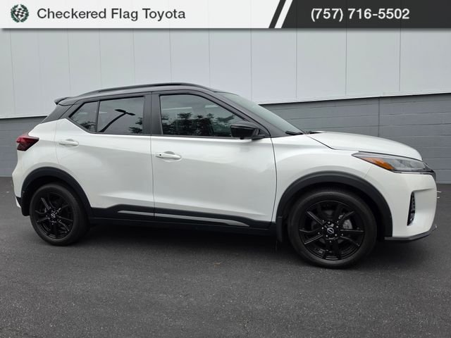 Used 2024 Aspen White Tricoat/Super Black Nissan SR image 10