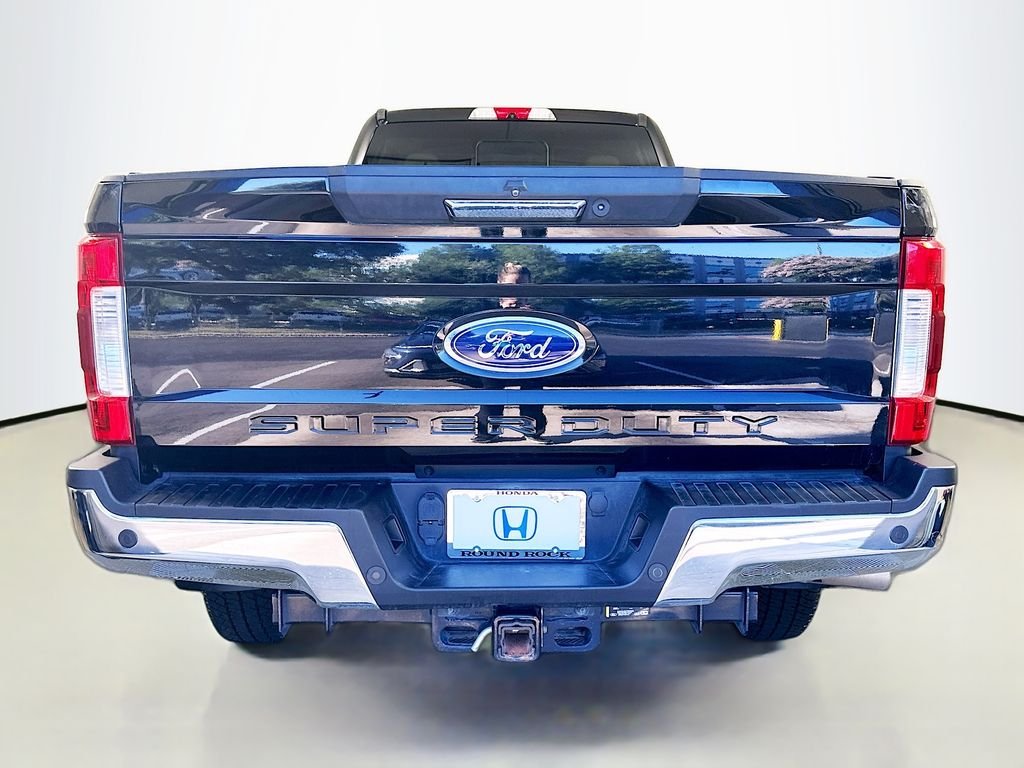 Used 2019 Black Metallic Ford Lariat image 6
