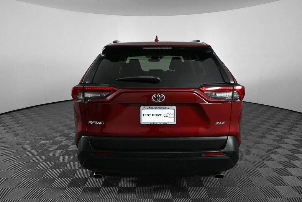 Used 2020 Ruby Flare Pearl TOYOTA XLE Premium image 28