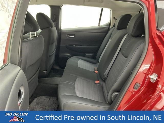Used 2018 Scarlet Ember Nissan SV image 18