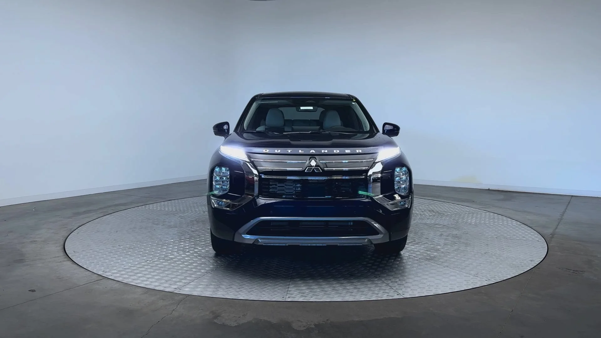 New 2026 Cosmic Blue Metallic Mitsubishi SE image 3