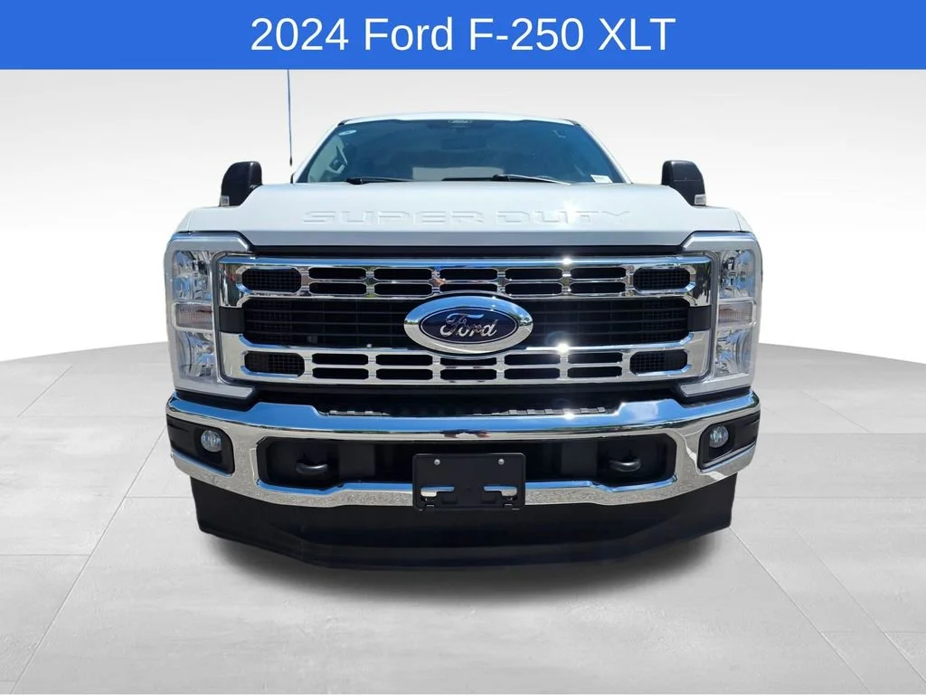 Used 2024 White Ford XLT image 9