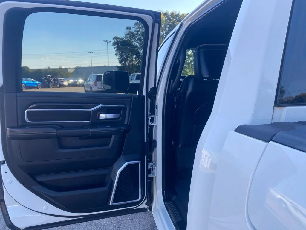 Used 2022  Ram Laramie image 16
