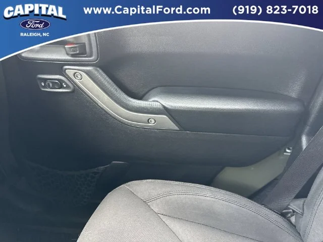 Used 2015 Green Jeep Unlimited Sport image 28