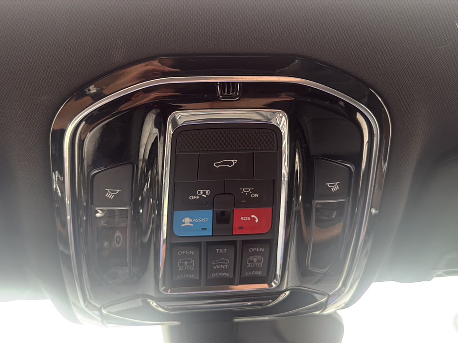 Used 2023 Rocky Mountain Pearlcoat Jeep Summit 4x4 image 31