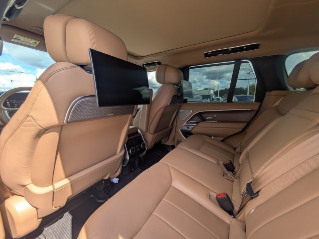 Certified Used 2024 White Land Rover Autobiography image 15