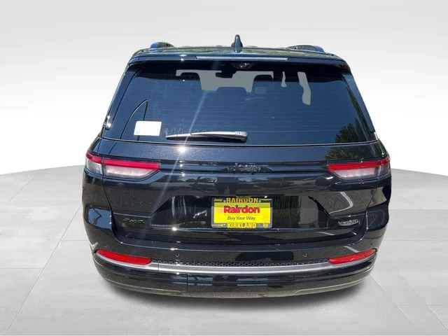 New 2026 Diamond Black Crystal Pearl-Coat Exterior Paint Jeep Summit image 6