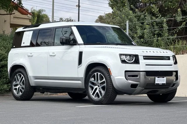 Used 2023 White Land Rover S image 7
