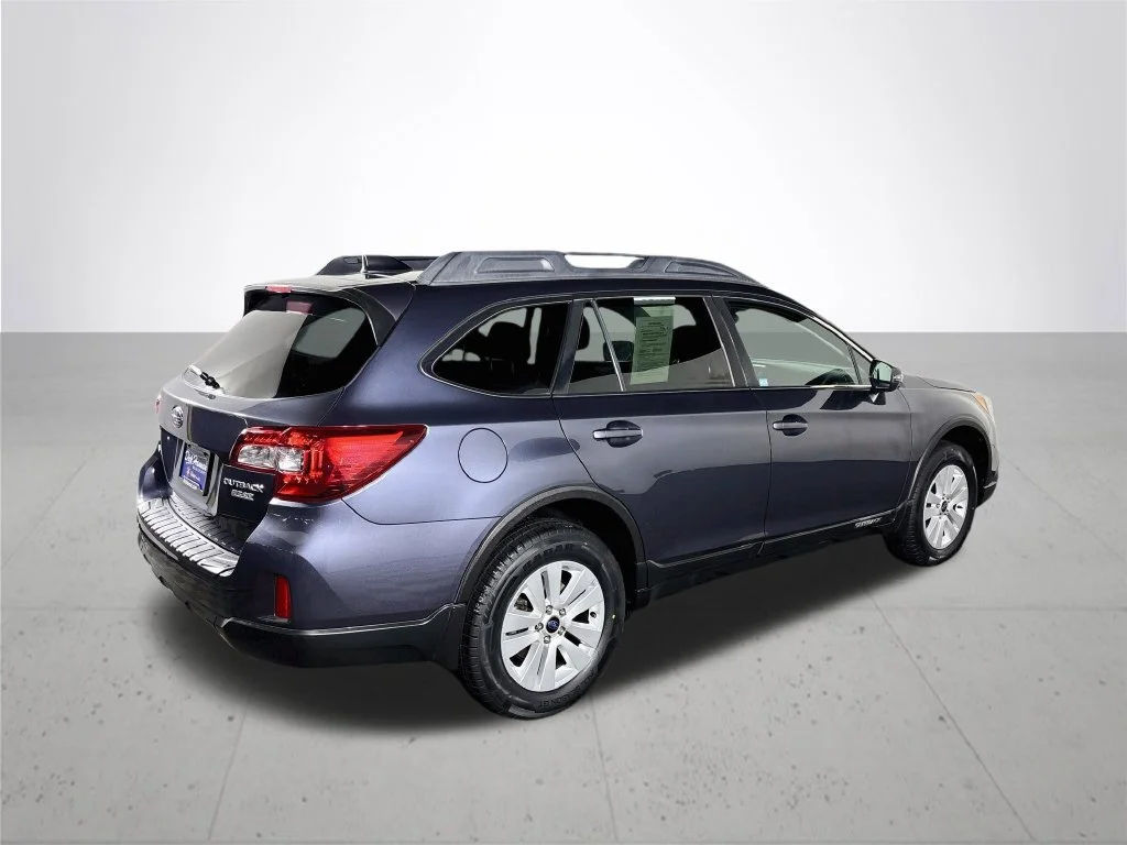 Used 2017 Gray Subaru 2.5i Premium image 6