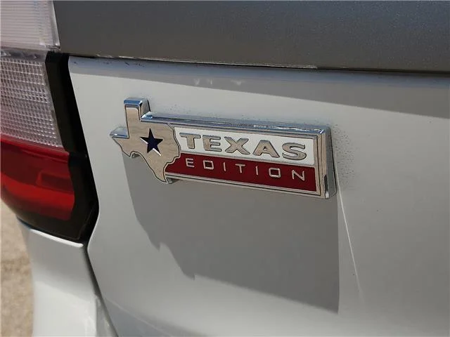 Used 2024 Star White Metallic Tri-Coat - AZ Ford XLT 4x2 image 8