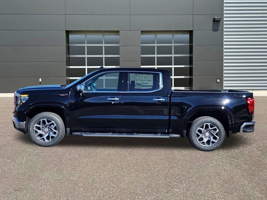 2026 GMC Sierra 1500 SLT - Photo 2