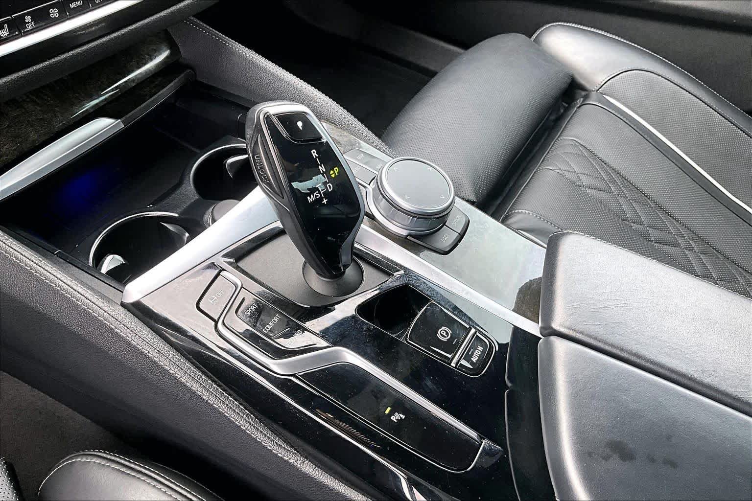 Used 2022 Dark Graphite Metallic BMW 540i image 15