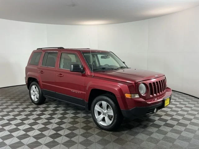 Used 2012 Red Jeep Sport image 3