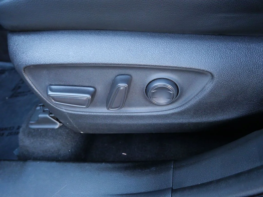 2023 Toyota Highlander XLE - Photo 15