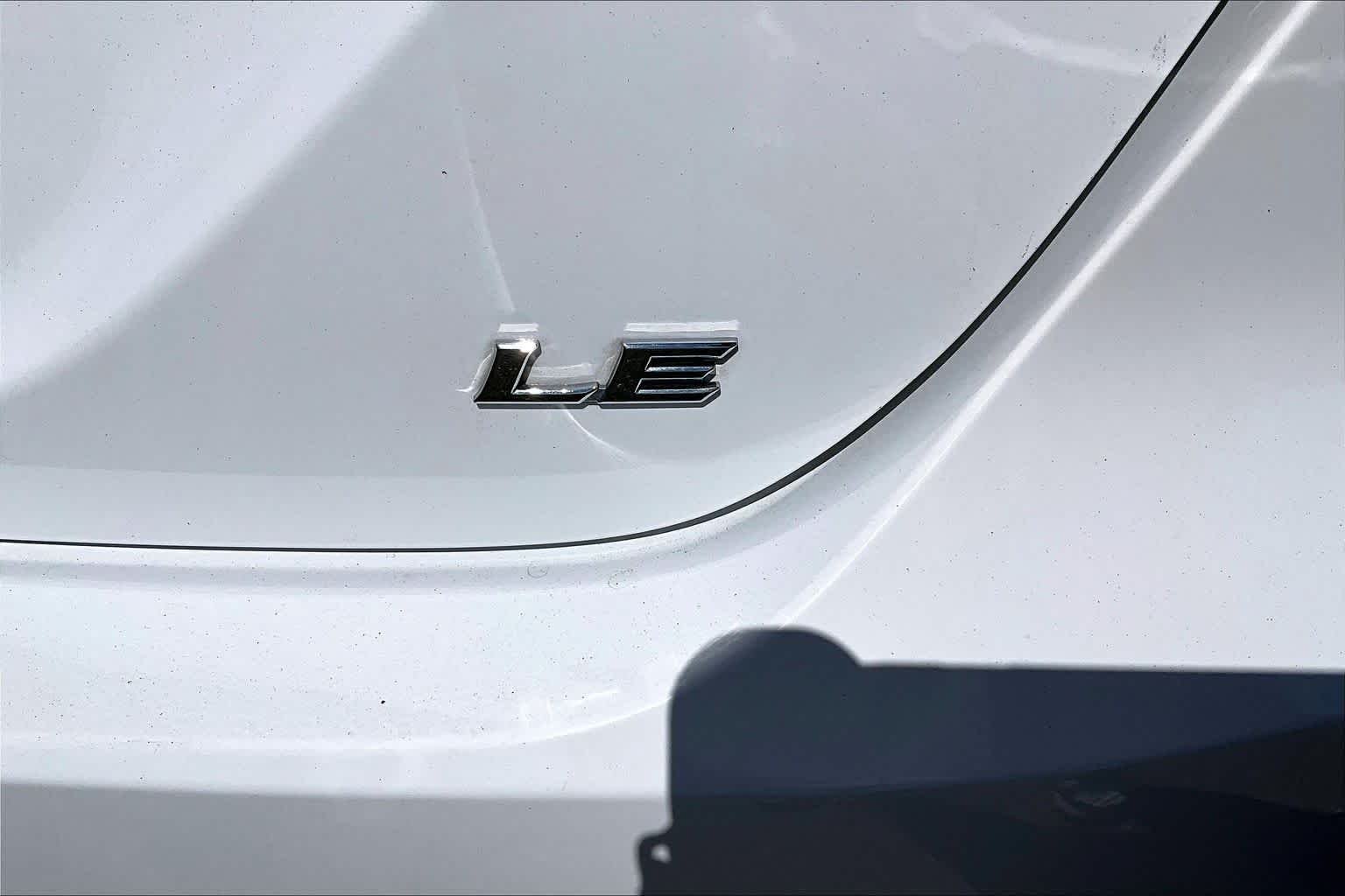 Used 2023 Ice Cap Toyota LE image 9