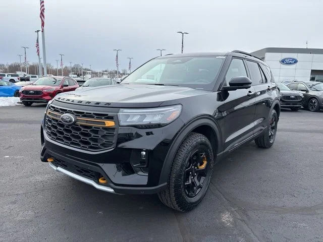 New 2026 Agate Black Metallic Ford Tremor® image 3