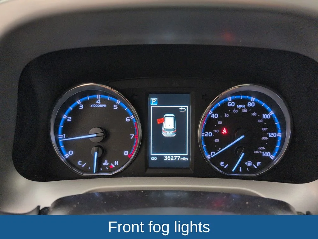 Used 2016 Silver Toyota XLE image 20