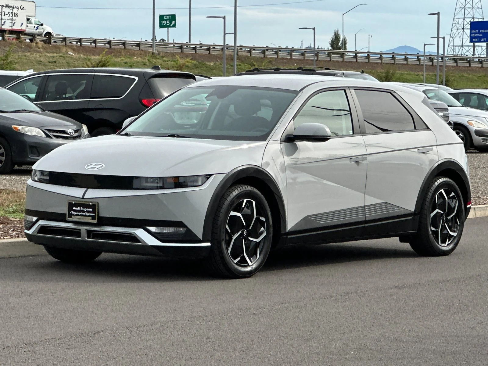 Used 2024 Gray Hyundai SEL image 7