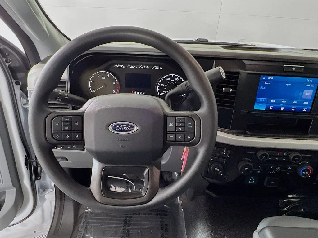 New 2026 Oxford White Ford XL image 22