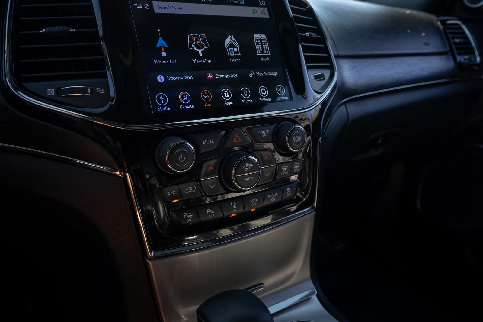 Used 2019 Black Jeep Overland image 26