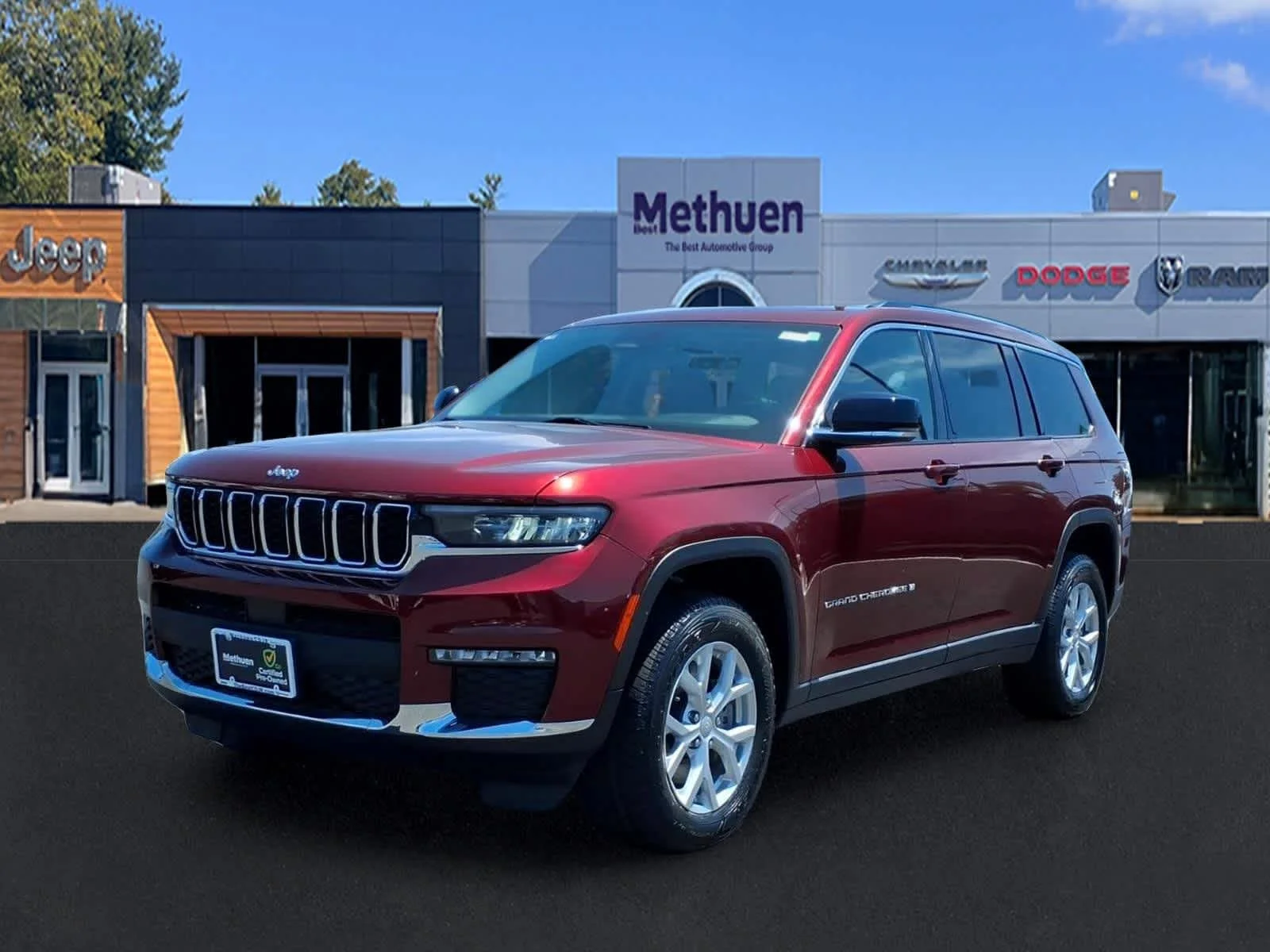 Used 2023 Velvet Red Pearlcoat Jeep Limited image 9