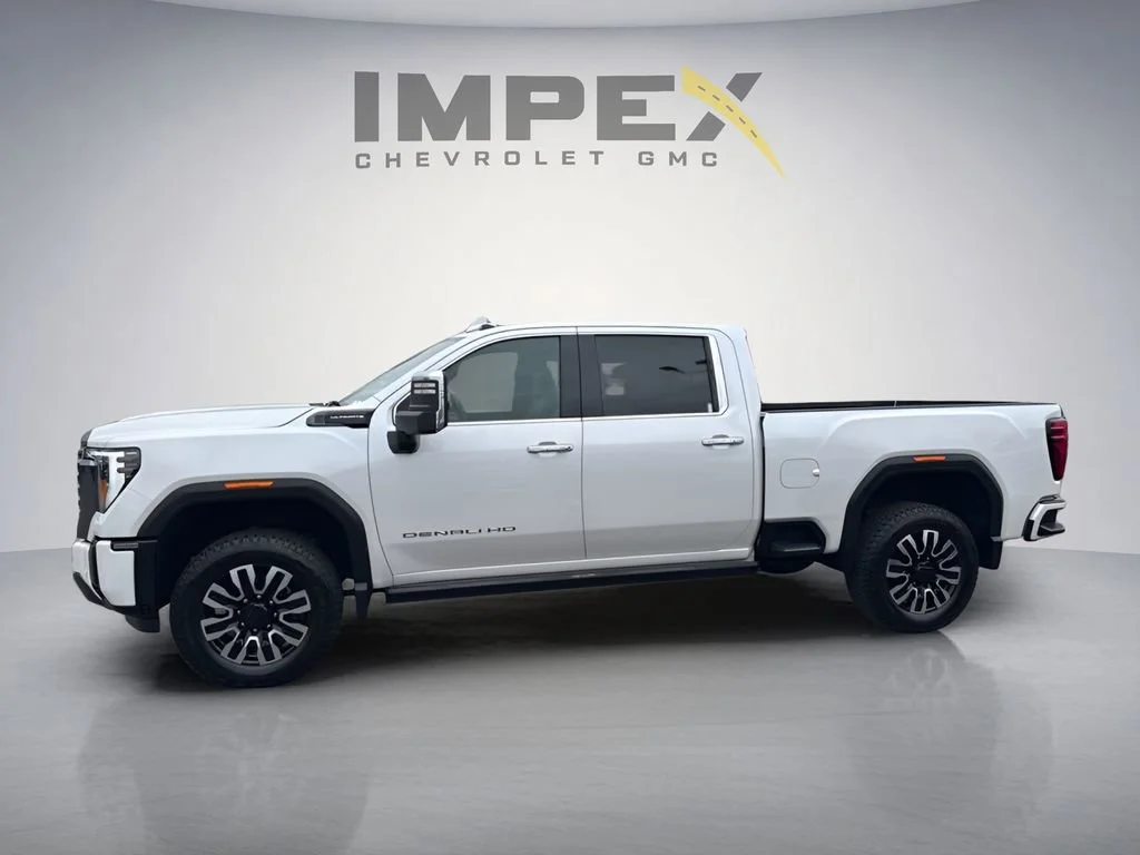 Used 2024 White Frost Tricoat GMC Denali Ultimate image 2