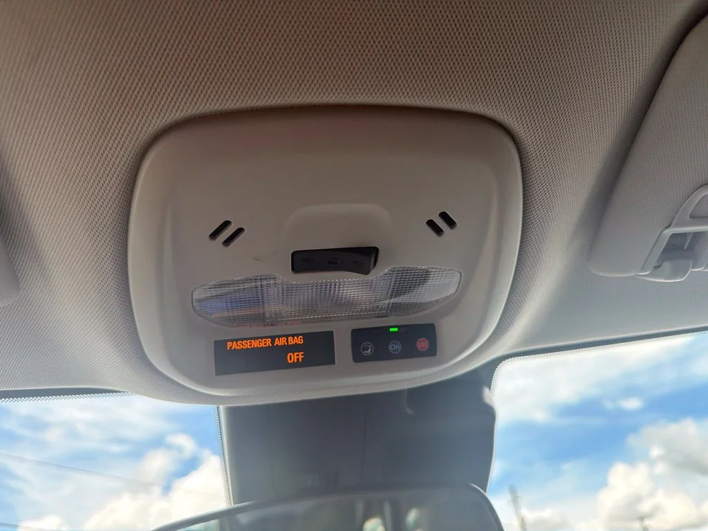 Used 2025 Summit White Chevrolet LT image 32