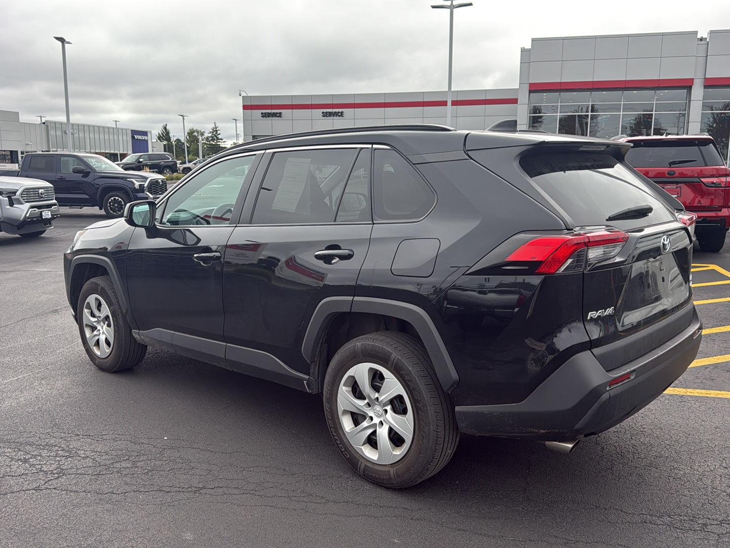 Used 2020 Midnight Black Metallic Toyota LE image 5