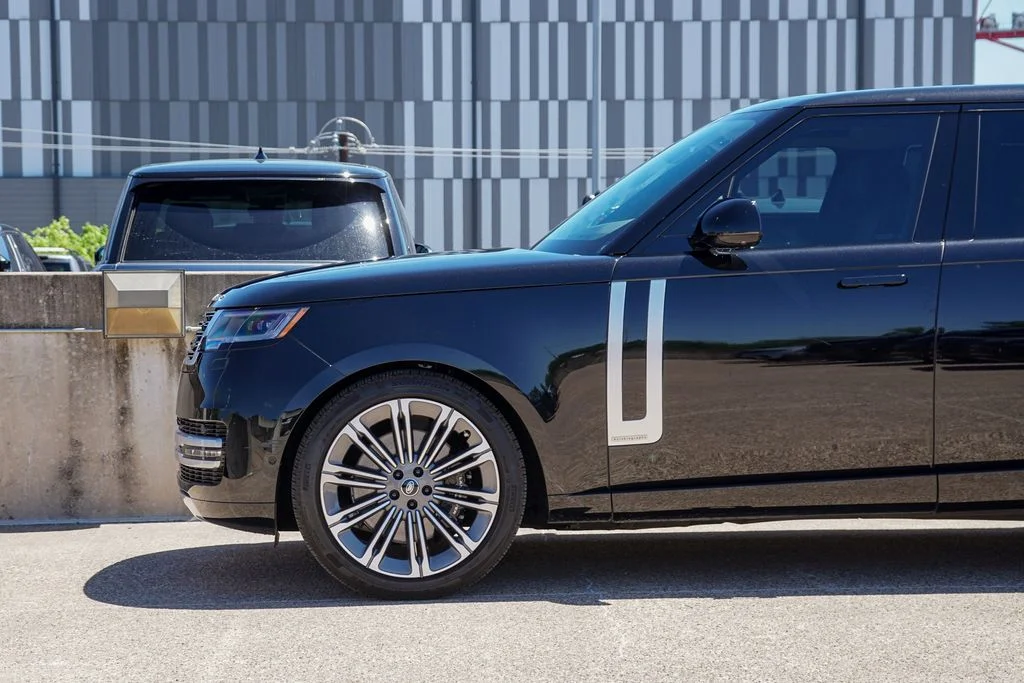 Certified Used 2025 Black Land Rover Autobiography image 7
