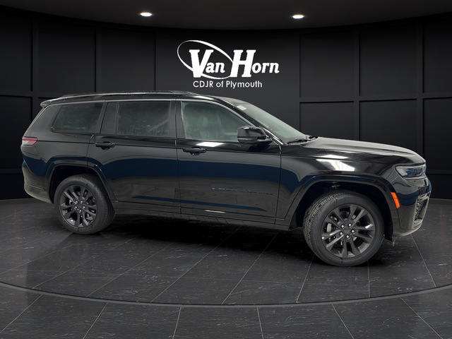 New 2026 Diamond Black Crystal Pearlcoat Jeep Limited Reserve image 8