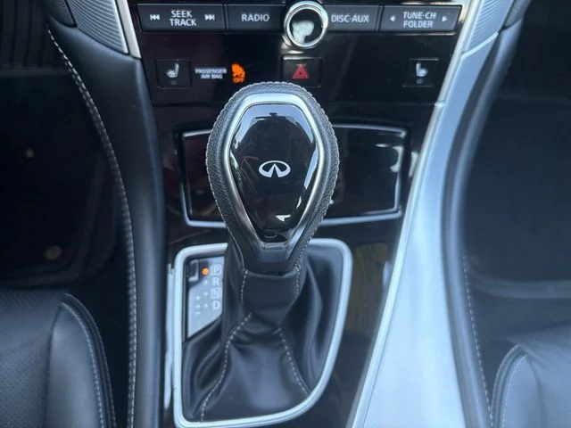 Used 2023 Red INFINITI LUXE image 23