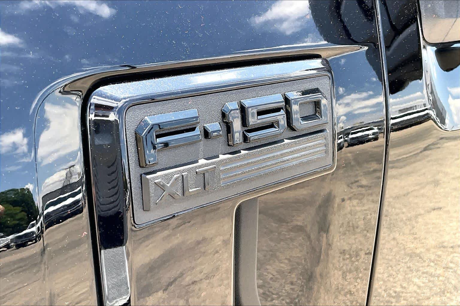 New 2026 Agate Black Metallic Ford XLT image 15