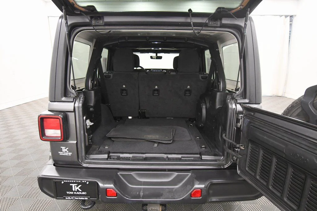 2022 Jeep Wrangler Unlimited Sahara - Photo 7