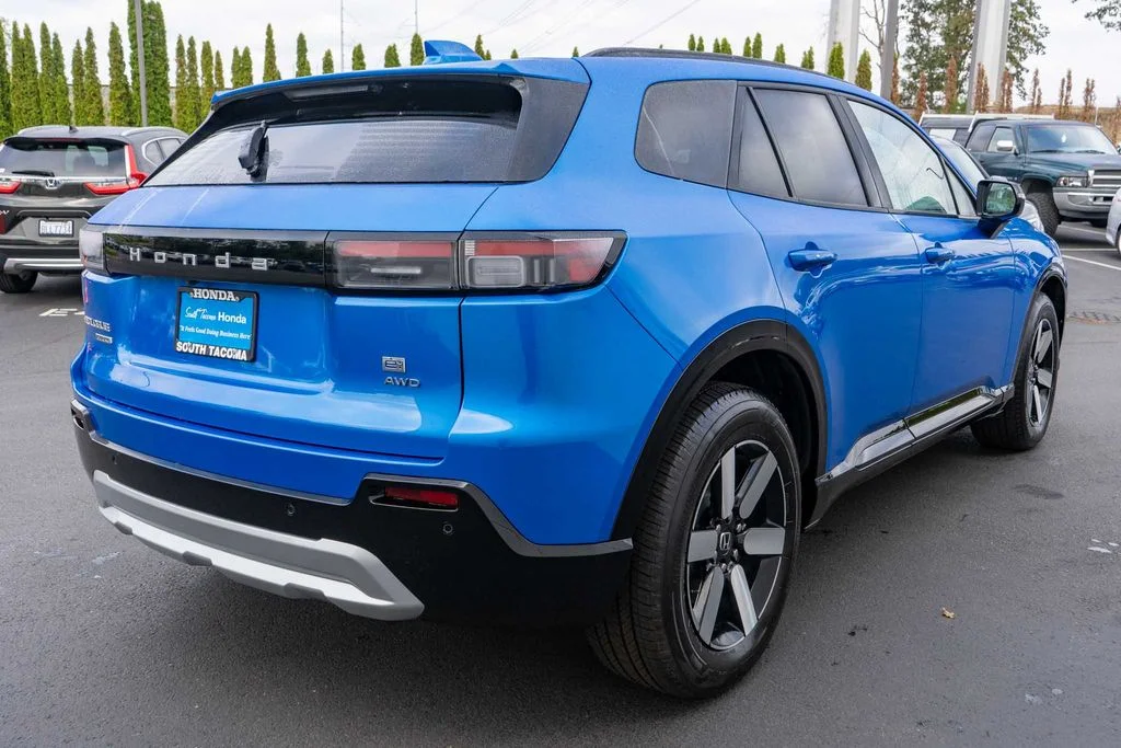 New 2026 Pacific Blue Metallic Honda Touring image 6