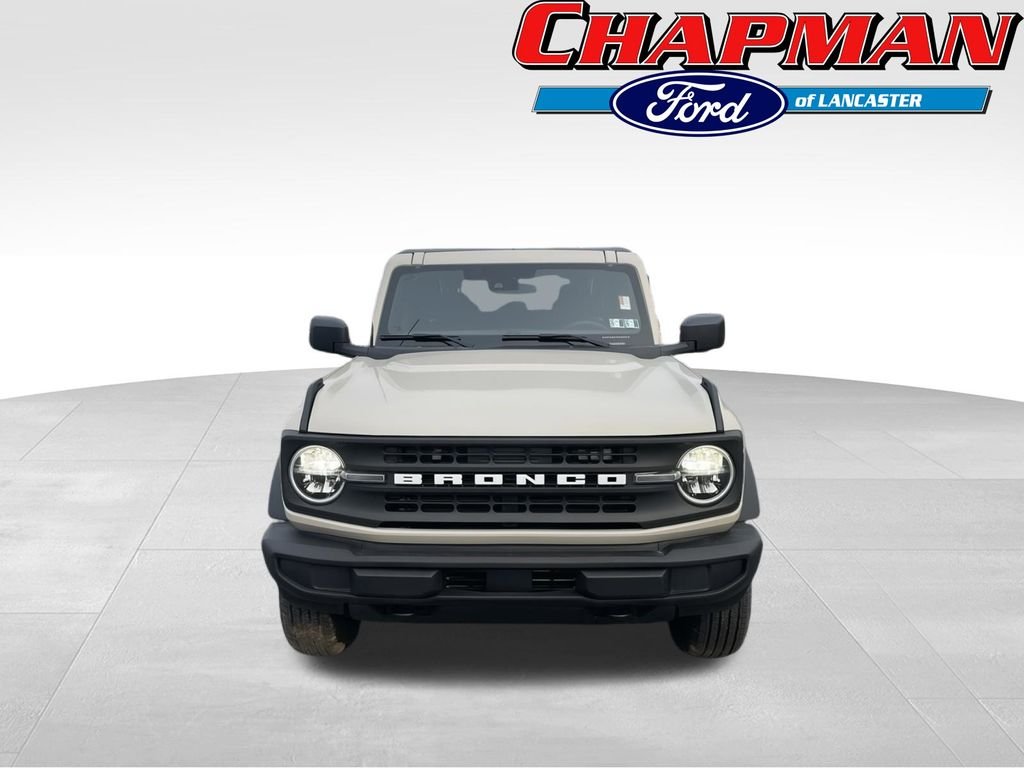 2025 Ford Bronco 4-Door Base - Photo 2