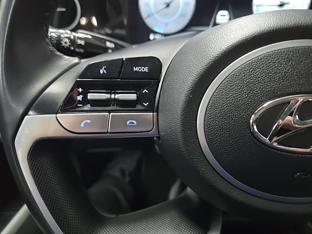 Used 2023 Black Hyundai Limited image 16