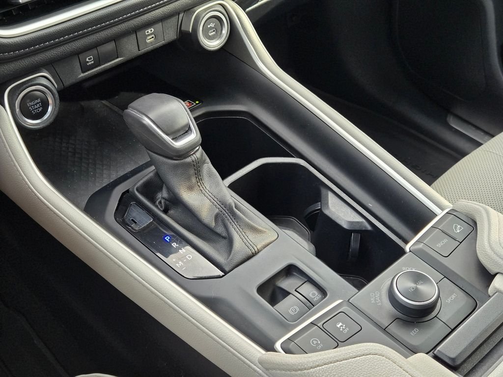 Used 2024 White Toyota Platinum image 31