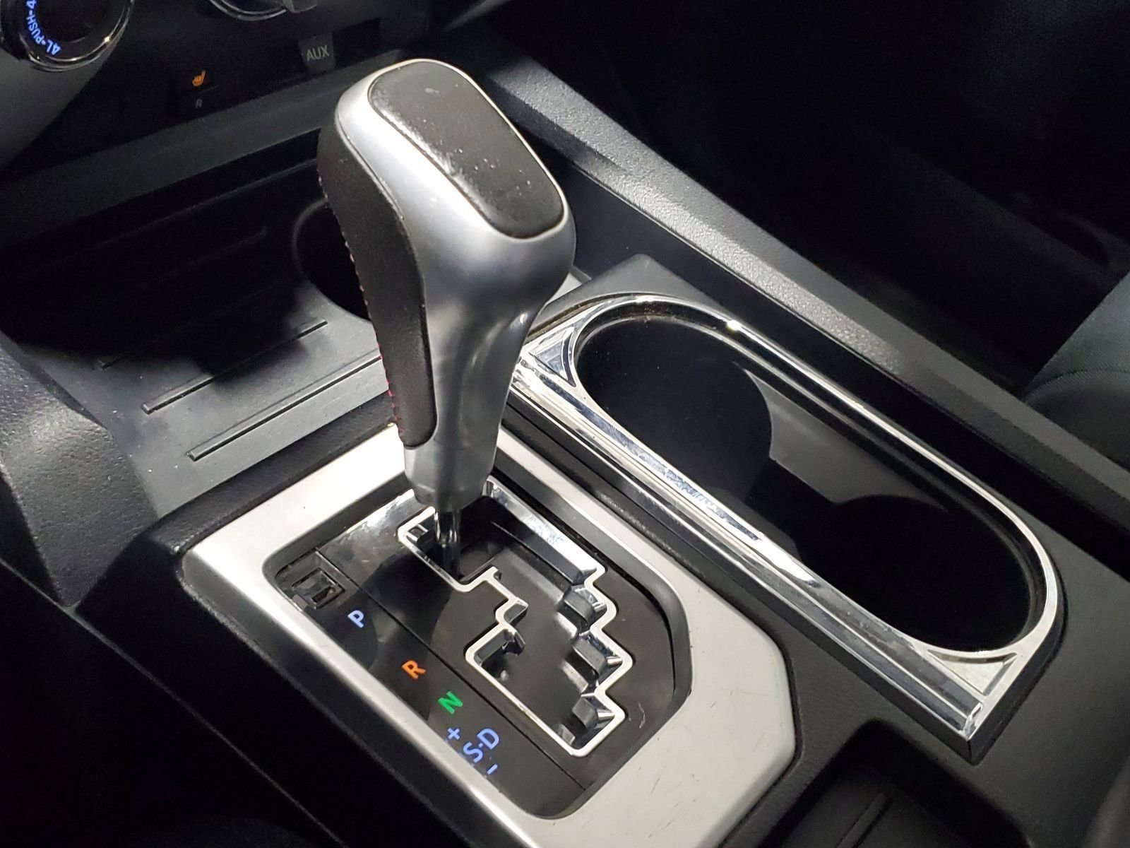 Used 2019 White Toyota SR5 image 29