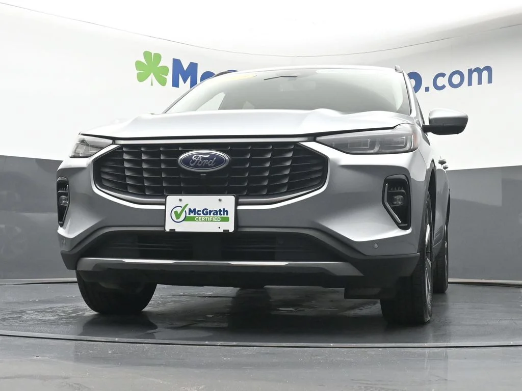 Used 2023 Silver Ford Platinum image 7
