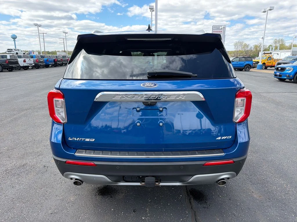 Used 2023 Blue Ford Limited image 4