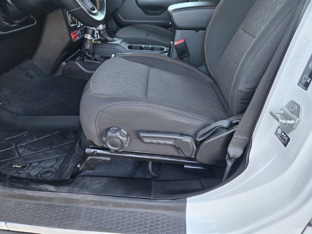 Used 2025 White Jeep Mojave image 16
