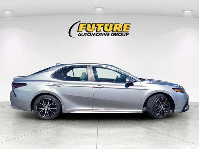 Used 2024 Silver Toyota SE AWD image 3