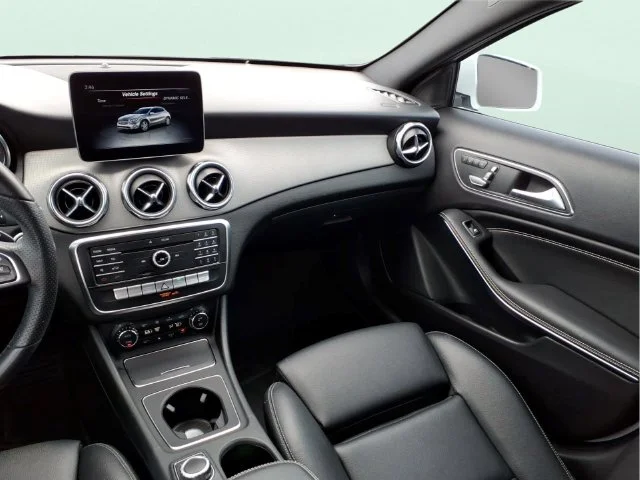 Used 2020 White Mercedes-Benz GLA 250 image 14
