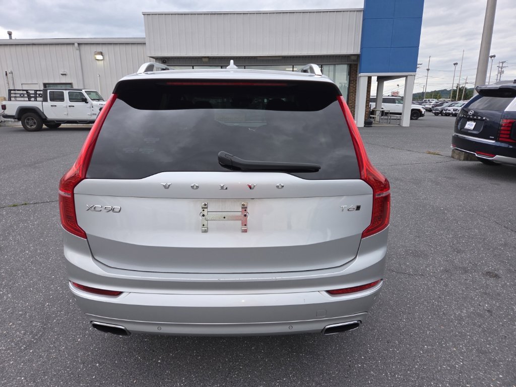 Used 2019 Silver Volvo T6 Momentum image 4
